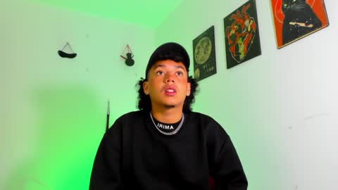 Snapshot of gaeloconner chatting on 12.29.24 Gael Conner online show from 12.29.24