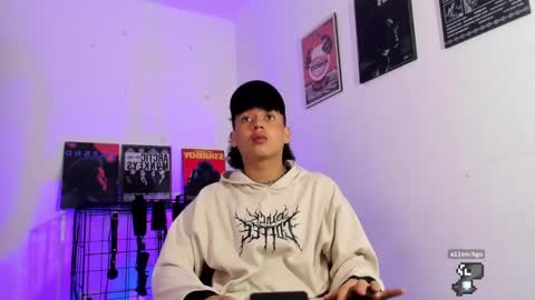 Snapshot of gaeloconner chatting on 02.22.25 Gael Conner online show from 02.22.25