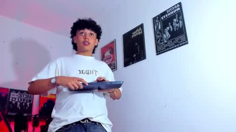 Snapshot of gaeloconner chatting on 02.28.25 Gael Conner online show from 02.28.25