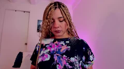 Snapshot of gaia_stonne chatting on 10.30.25 gaia_stonne online show from 10.30.25