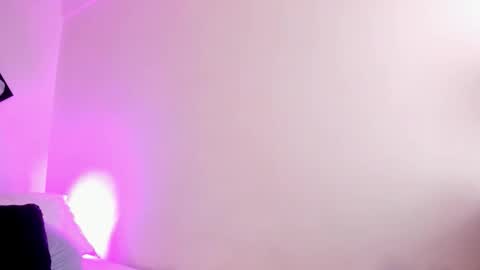 Snapshot of gaia_stonne chatting on 10.31.25 gaia_stonne online show from 10.31.25