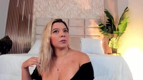 Snapshot of gaia_stonne chatting on 02.07.26 gaia_stonne online show from 02.07.26