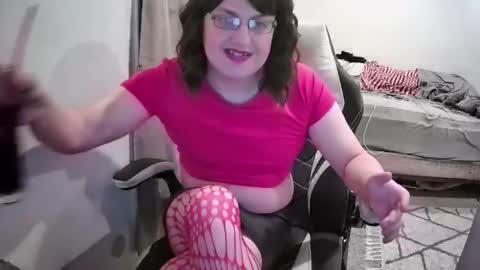 Snapshot of galen12 chatting on 09.10.25 EmilyTrans online show from 09.10.25