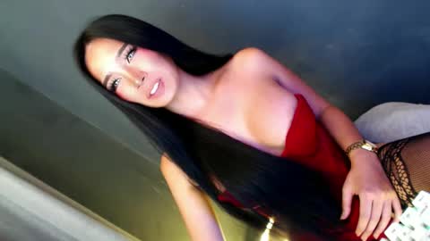 Snapshot of gata_salvaje22 chatting on 01.12.25 Anya online show from 01.12.25