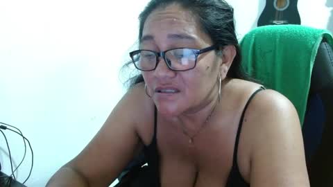 Snapshot of gatika_sexy chatting on 04.16.26 katia online show from 04.16.26