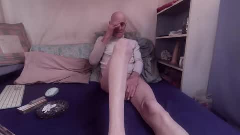 Snapshot of gayrobbin chatting on 02.10.26 gayrobbin online show from 02.10.26