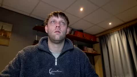 Snapshot of geile_brabander93 chatting on 12.30.24 geile_brabander93 online show from 12.30.24