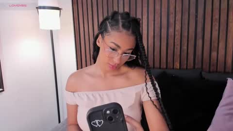 Snapshot of gemmacarter_ chatting on 02.09.25 online show from 02.09.25