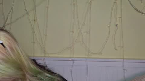 Snapshot of gemmafulwood chatting on 11.12.25 Ilona online show from 11.12.25