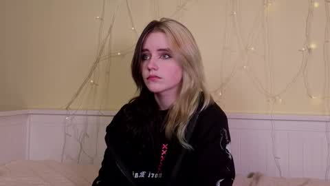 Snapshot of gemmafulwood chatting on 12.04.25 Ilona online show from 12.04.25