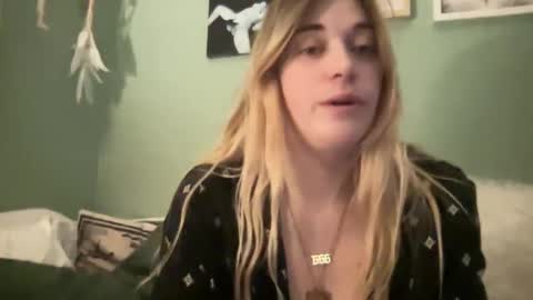 Snapshot of gemmyrosee chatting on 03.09.25 gemmyrosee online show from 03.09.25