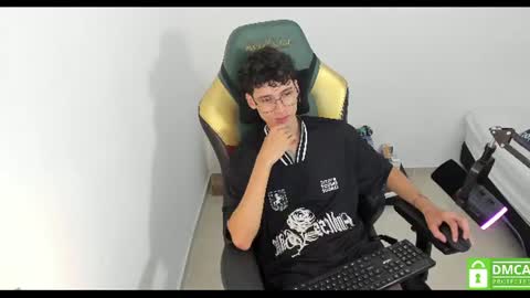 Snapshot of gendo_05 chatting on 07.09.26 GENDO online show from 07.09.26