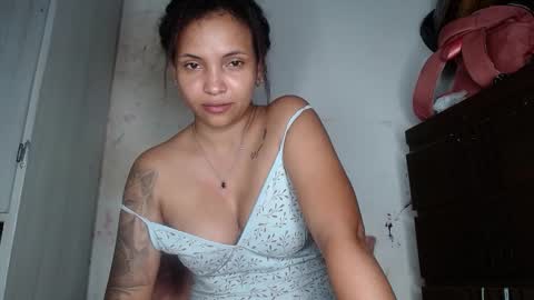 Snapshot of genesis_03_ chatting on 09.12.25 genesis_03_ online show from 09.12.25