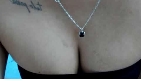 Snapshot of genesis_03_ chatting on 11.26.25 genesis_03_ online show from 11.26.25