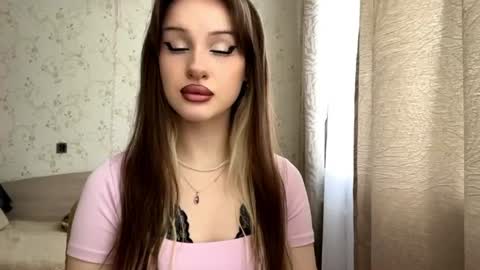 Mia online show from 06.24.26