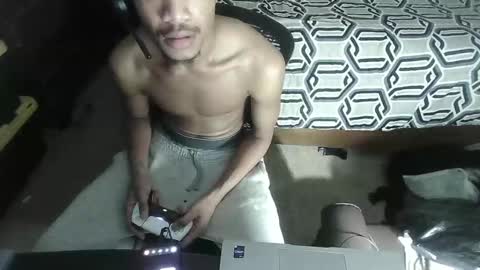 Snapshot of genowixk chatting on 11.17.25 genowixk online show from 11.17.25