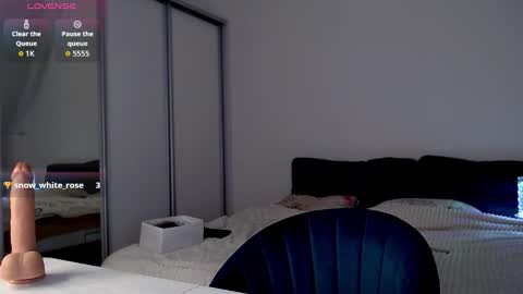 Chrisa online show from 11.24.25