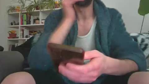 Snapshot of geon2xx chatting on 11.04.25 Geon online show from 11.04.25