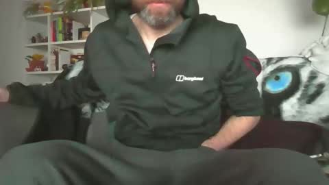 Snapshot of geon2xx chatting on 11.05.25 Geon online show from 11.05.25