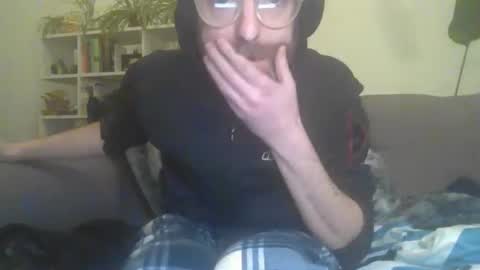 Snapshot of geon2xx chatting on 11.11.25 Geon online show from 11.11.25