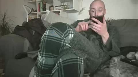 Snapshot of geon2xx chatting on 11.24.25 Geon online show from 11.24.25