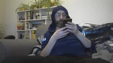 Snapshot of geon2xx chatting on 11.29.25 Geon online show from 11.29.25