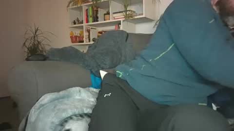 Snapshot of geon2xx chatting on 12.01.25 Geon online show from 12.01.25