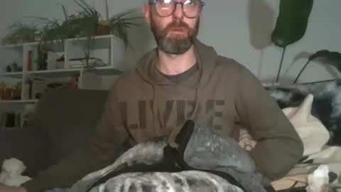 Snapshot of geon2xx chatting on 12.14.25 Geon online show from 12.14.25