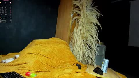 independent model online show from 03.08.25