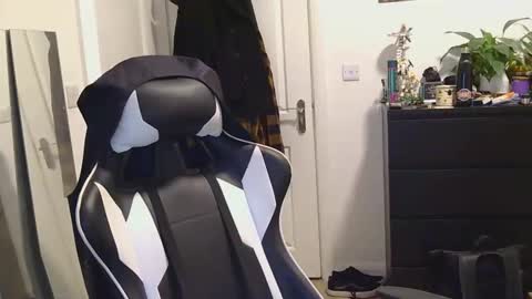 georgek0011 online show from 04.21.26