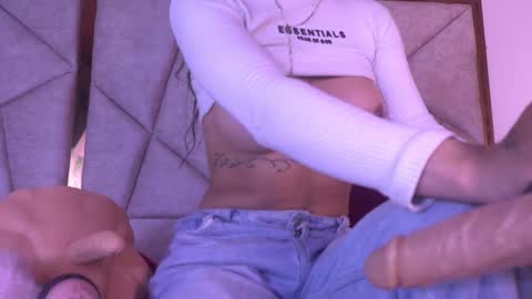 Snapshot of geraldinesuaan chatting on 02.28.25 geraldinesuaan online show from 02.28.25