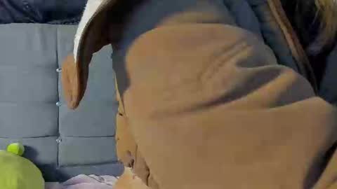 Snapshot of geraldinesuaan chatting on 12.16.25 geraldinesuaan online show from 12.16.25