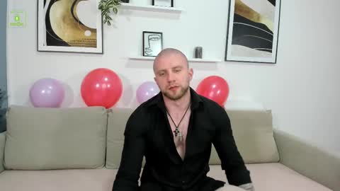 Snapshot of gerard_finbar chatting on 02.14.25 Gerard Finbar online show from 02.14.25