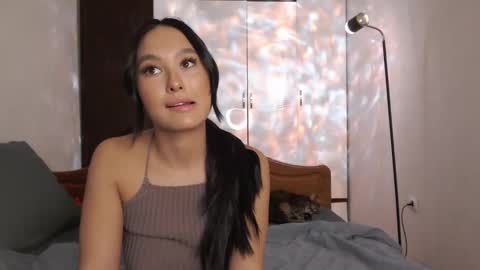 Snapshot of germiona_shine chatting on 02.15.25 Germiona online show from 02.15.25