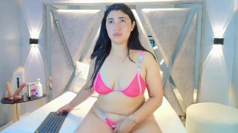 Snapshot of ghanimastrom chatting on 09.10.25 Danna Astrom online show from 09.10.25