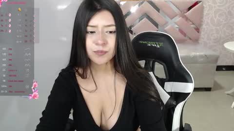 Snapshot of gia_ch chatting on 02.05.25 gia_ch online show from 02.05.25