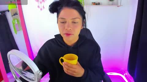 giaaaa   online show from 12.21.25