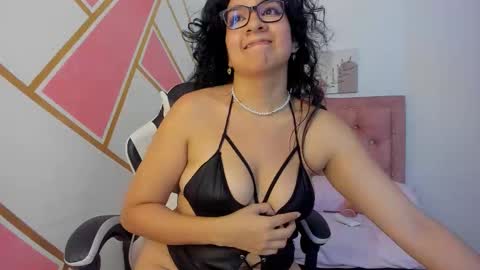 Gia online show from 09.12.25