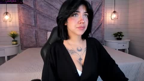 Snapshot of gia_foxy chatting on 06.19.26 Gia online show from 06.19.26