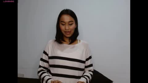 Snapshot of gia_lee10 chatting on 11.08.25 Gia Lee online show from 11.08.25