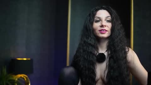  Gia  online show from 01.14.26