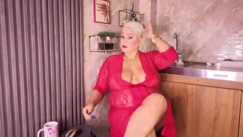 Snapshot of gianellacox chatting on 06.29.26 online show from 06.29.26
