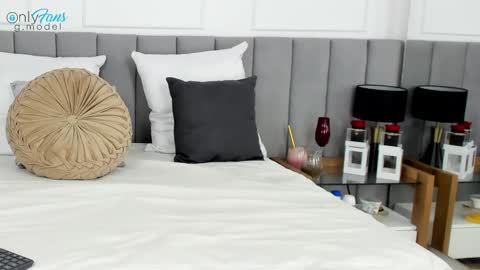 Snapshot of giannanoir chatting on 02.19.25 giannanoir online show from 02.19.25