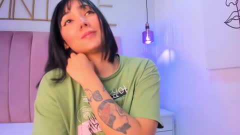 Snapshot of giannasue chatting on 01.31.25 giannasue online show from 01.31.25