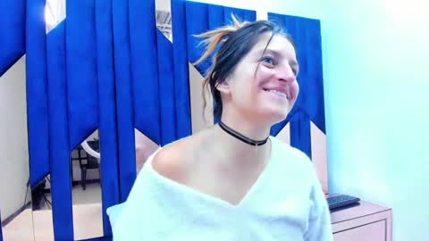 GiaRoussel online show from 01.04.25