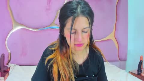 GiaRoussel online show from 01.12.25