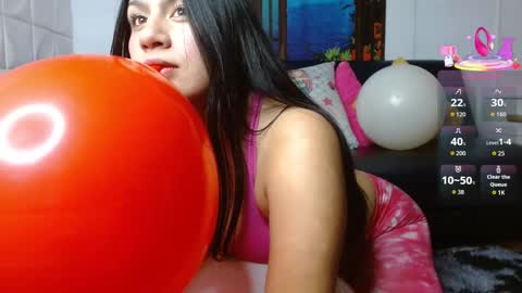 Snapshot of gigi_gilt_ chatting on 11.26.25 Gigi 3 online show from 11.26.25