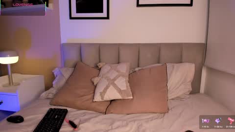 GIGI online show from 09.09.25