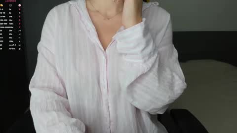 gigihadd online show from 09.12.25