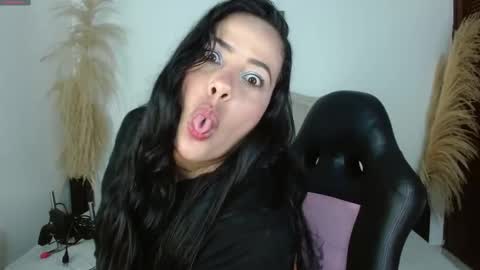Snapshot of giiny_ chatting on 03.18.26 pamela online show from 03.18.26
